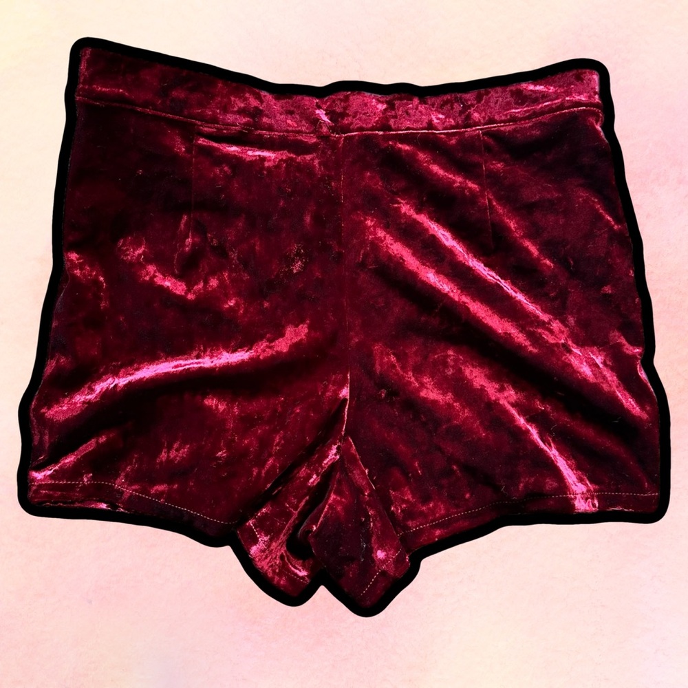 🌈 Amazing Velvet Lace-Up Shorts - Picture 3 of 5